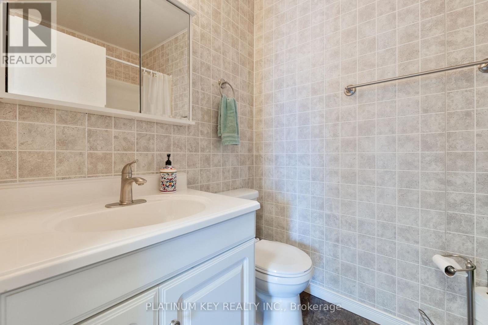 Photo 17 of 35 for 237a Stella Avenue