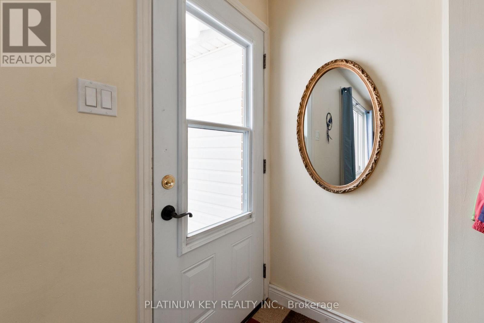 Photo 4 of 35 for 237a Stella Avenue