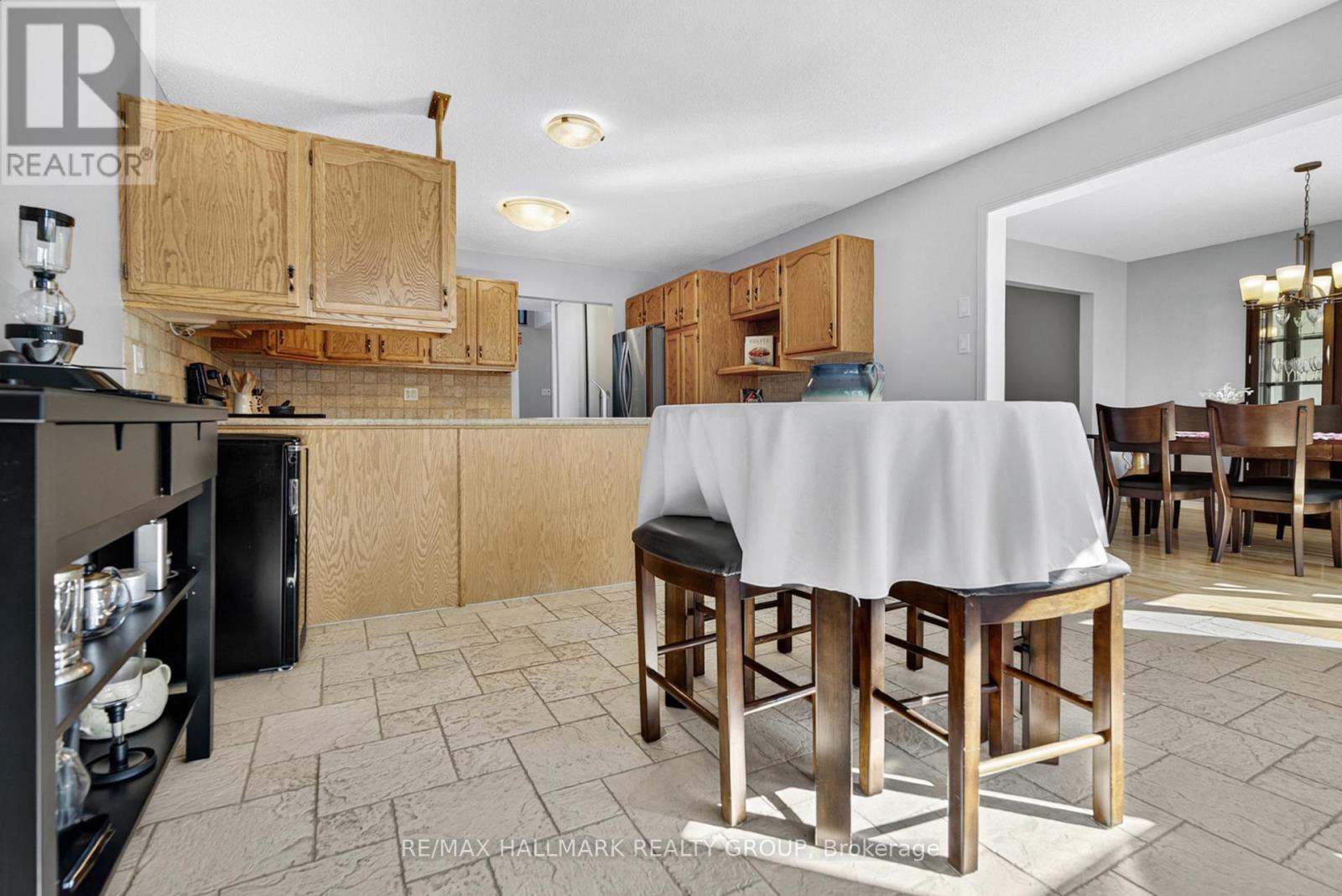 1354 Gaultois Avenue, Ottawa, Ontario  K1C 3G6 - Photo 10 - X12770656