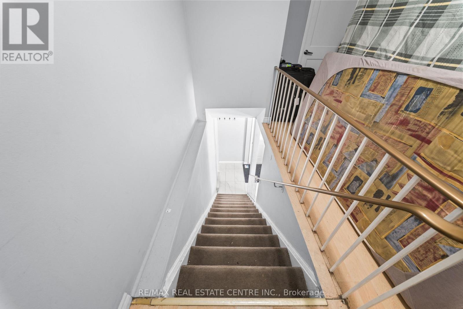 8 Golden Gate Drive, Brampton, Ontario  L6S 2K5 - Photo 19 - W12770220