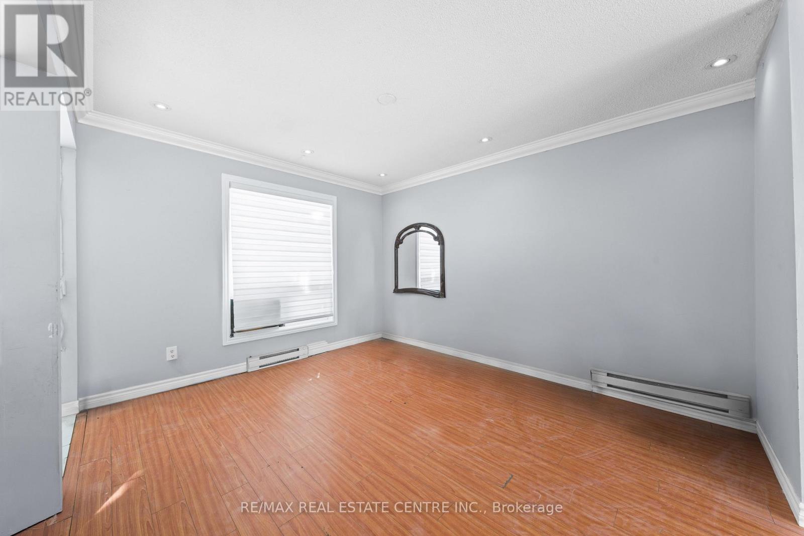 8 Golden Gate Drive, Brampton, Ontario  L6S 2K5 - Photo 8 - W12770220