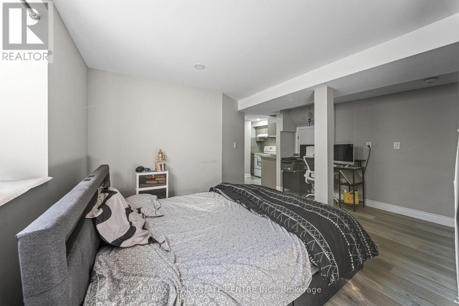 8 Golden Gate Drive, Brampton, Ontario  L6S 2K5 - Photo 27 - W12770220