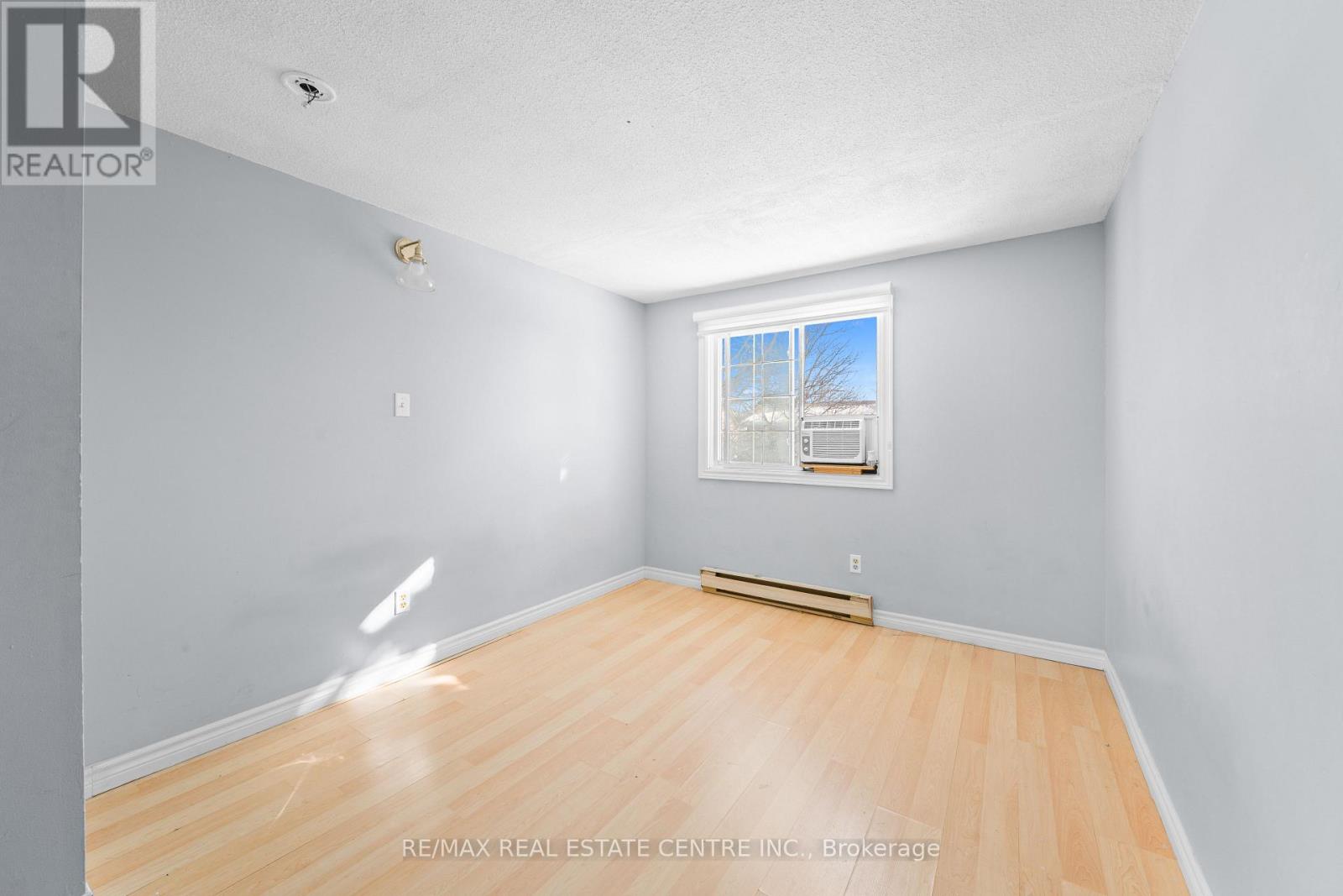 8 Golden Gate Drive, Brampton, Ontario  L6S 2K5 - Photo 17 - W12770220