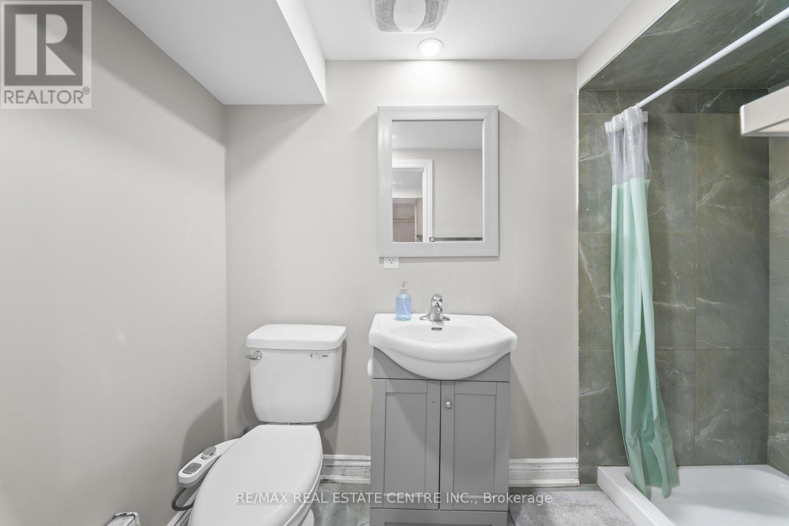 8 Golden Gate Drive, Brampton, Ontario  L6S 2K5 - Photo 31 - W12770220