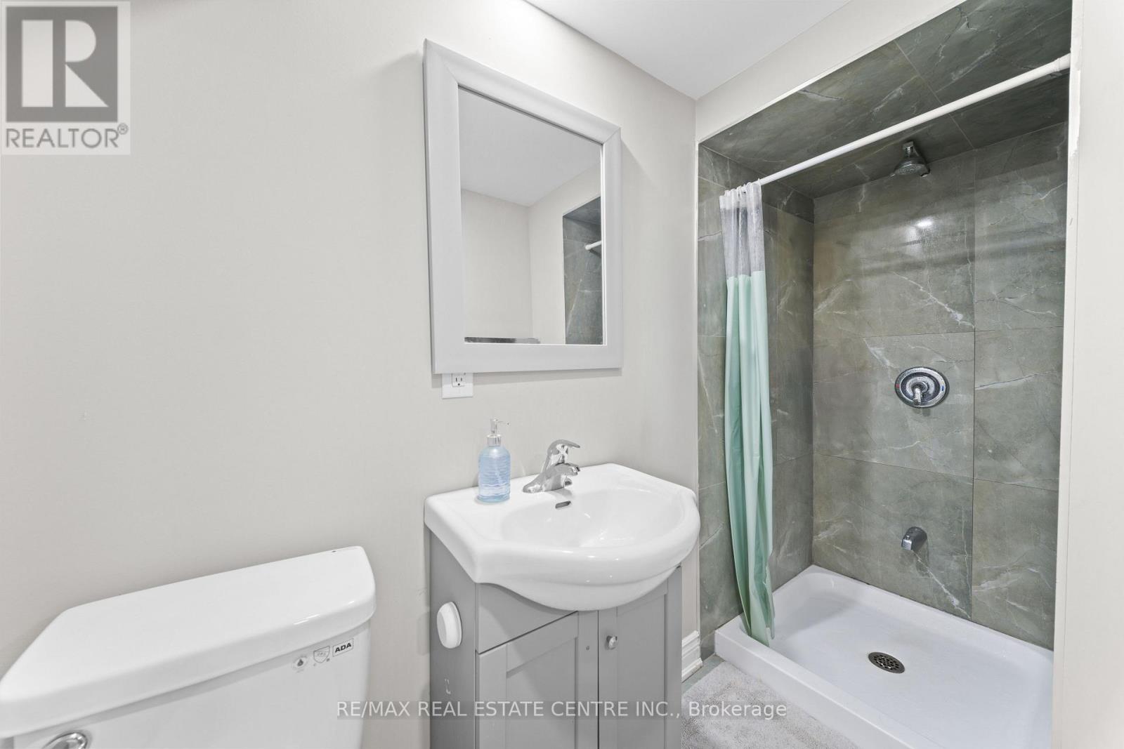 8 Golden Gate Drive, Brampton, Ontario  L6S 2K5 - Photo 32 - W12770220