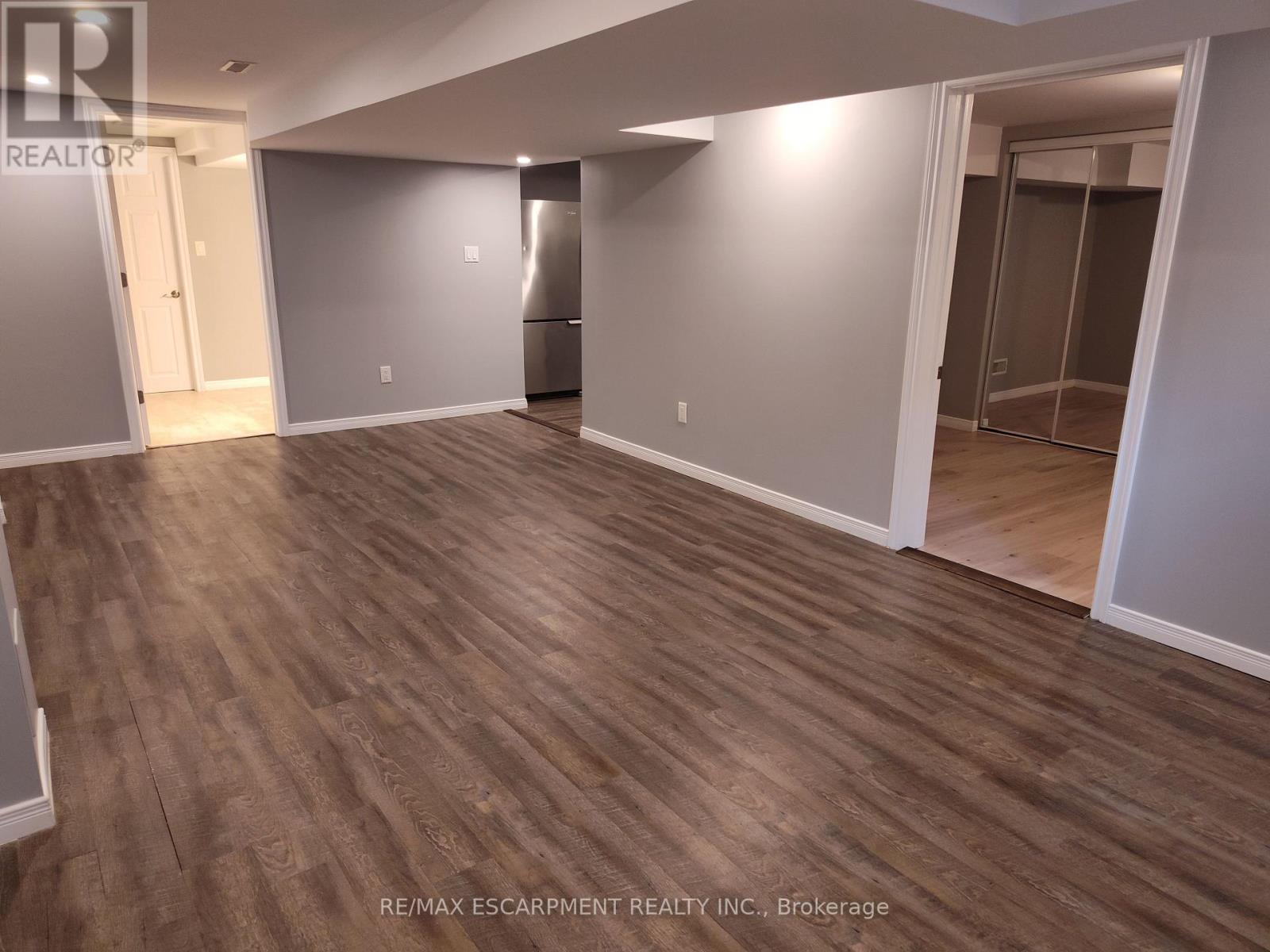 Lower - 88 San Fernando Drive, Hamilton, Ontario  L9C 2C2 - Photo 15 - X12674534