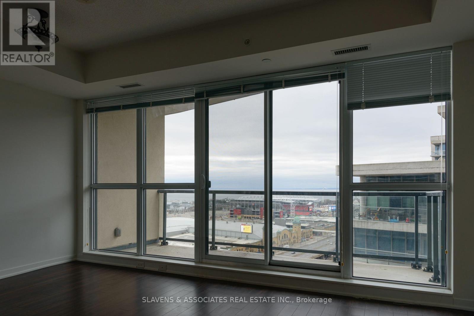 2015 - 51 East Liberty Street, Toronto, Ontario  M6K 3P8 - Photo 2 - C12770634