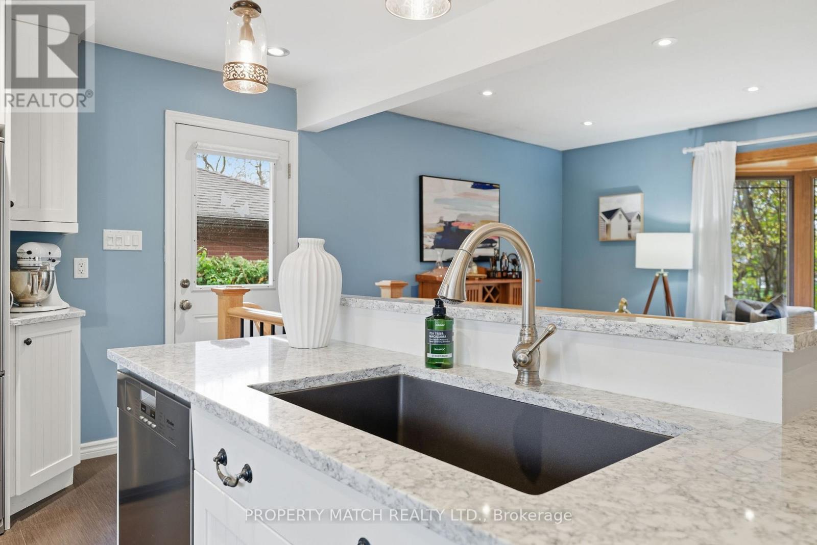 572 Wychwood Street, Oshawa, Ontario  L1G 2T3 - Photo 9 - E12770678