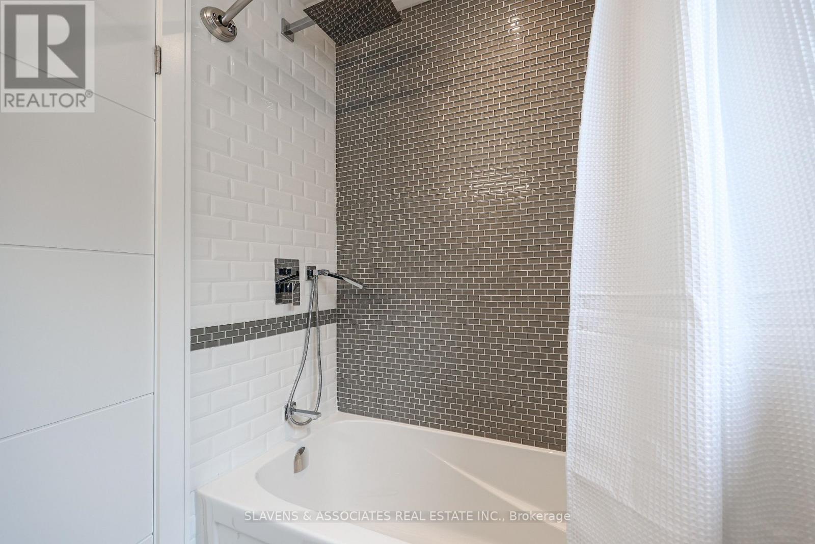 3b Linton Avenue, Toronto, Ontario  M1N 1W5 - Photo 24 - E12770712