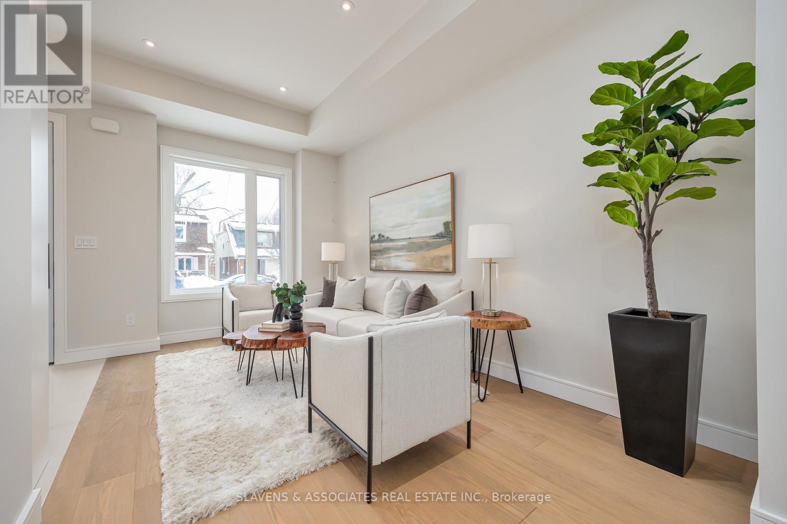 3b Linton Avenue, Toronto, Ontario  M1N 1W5 - Photo 4 - E12770712