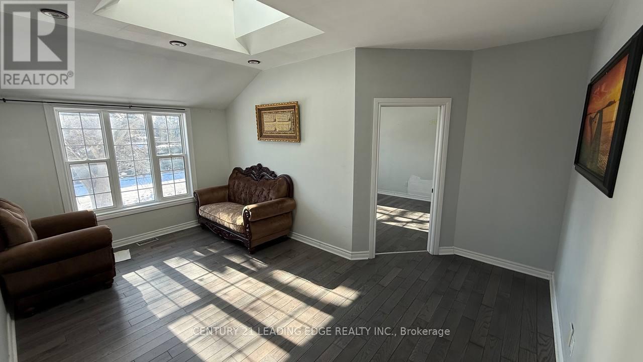 120 Hunter Street, Whitby, Ontario  L1N 2H1 - Photo 10 - E12737430