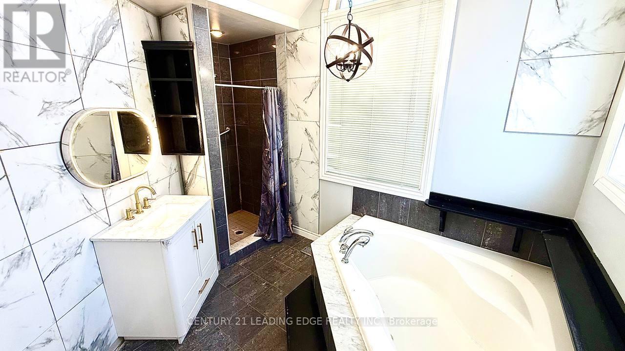 120 Hunter Street, Whitby, Ontario  L1N 2H1 - Photo 17 - E12737430