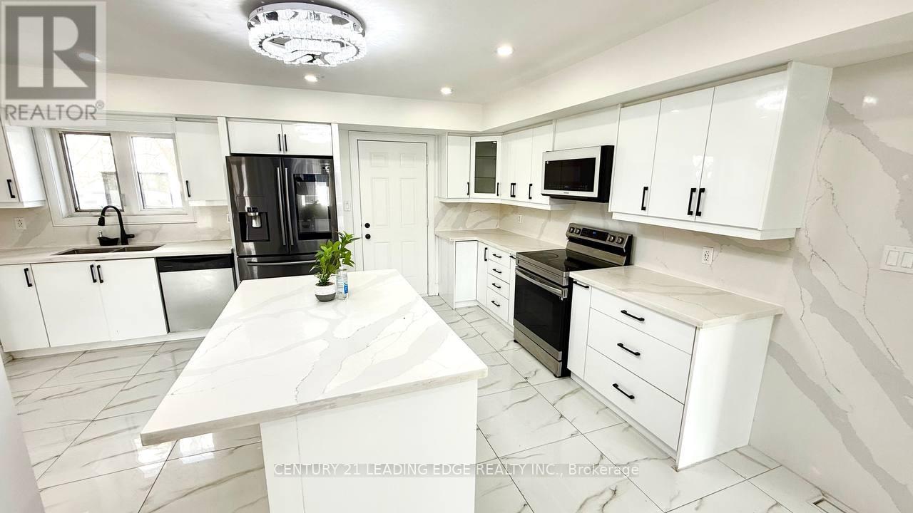 120 Hunter Street, Whitby, Ontario  L1N 2H1 - Photo 3 - E12737430