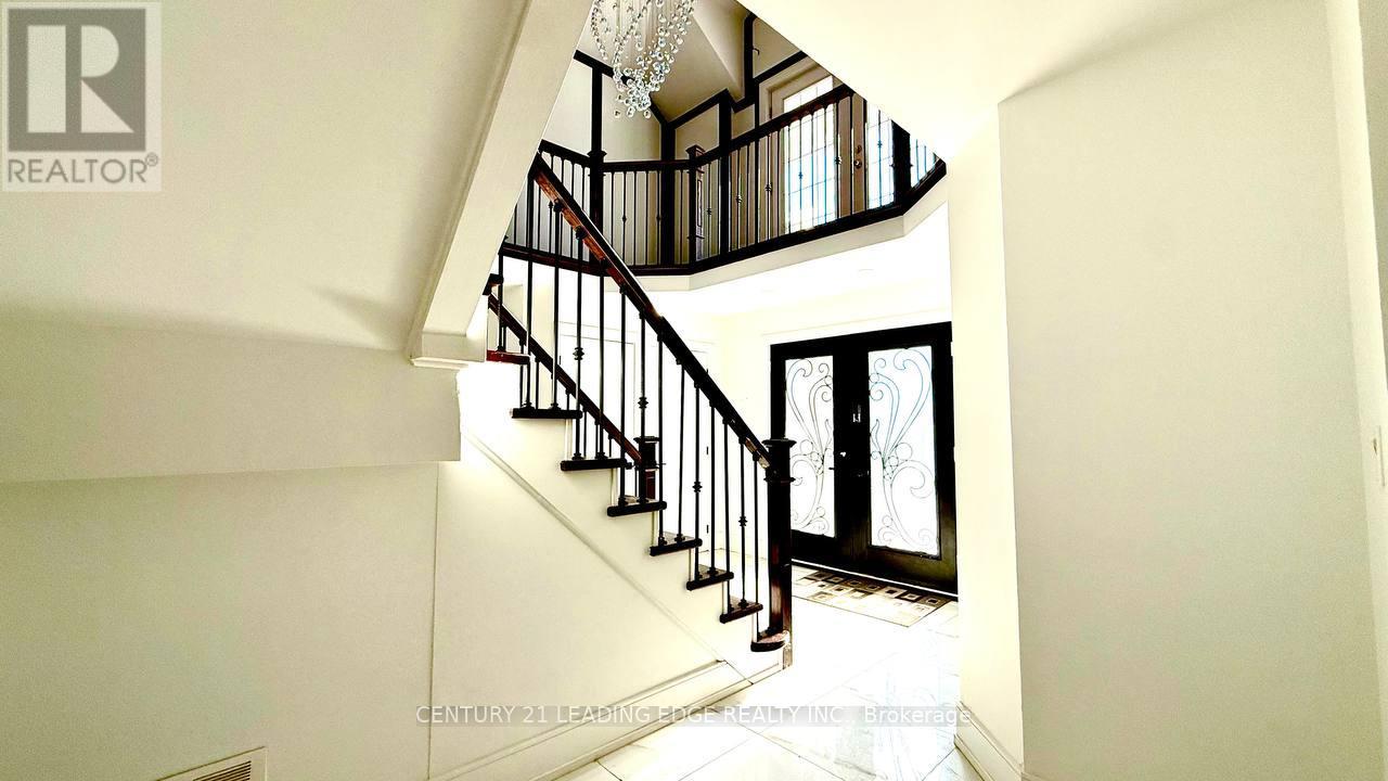 120 Hunter Street, Whitby, Ontario  L1N 2H1 - Photo 5 - E12737430