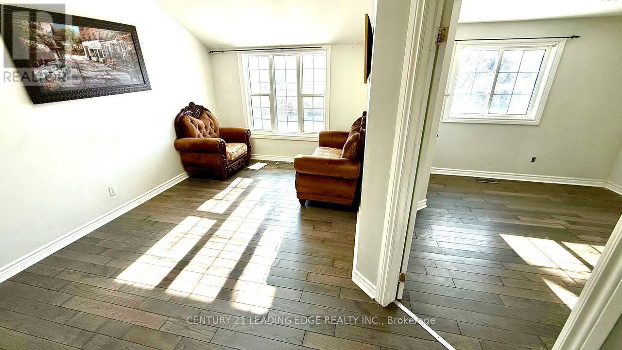 120 Hunter Street, Whitby, Ontario  L1N 2H1 - Photo 9 - E12737430