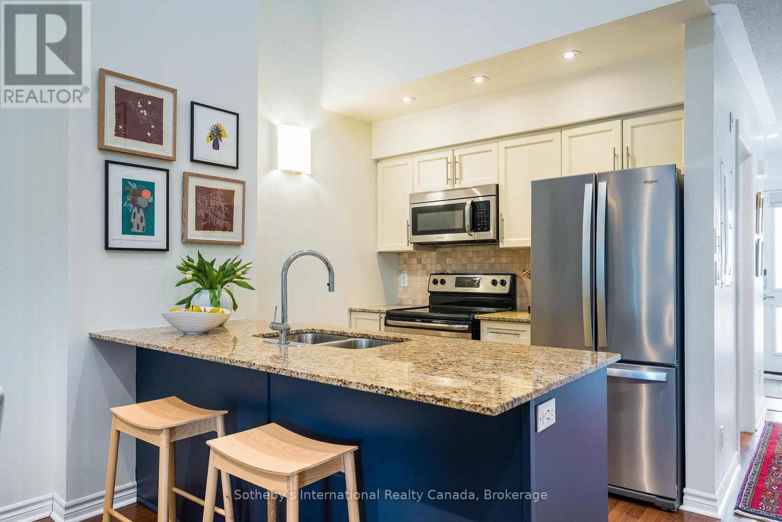 302 - 6 Brandy Lane, Collingwood, Ontario  L9Y 0X4 - Photo 5 - S12770740