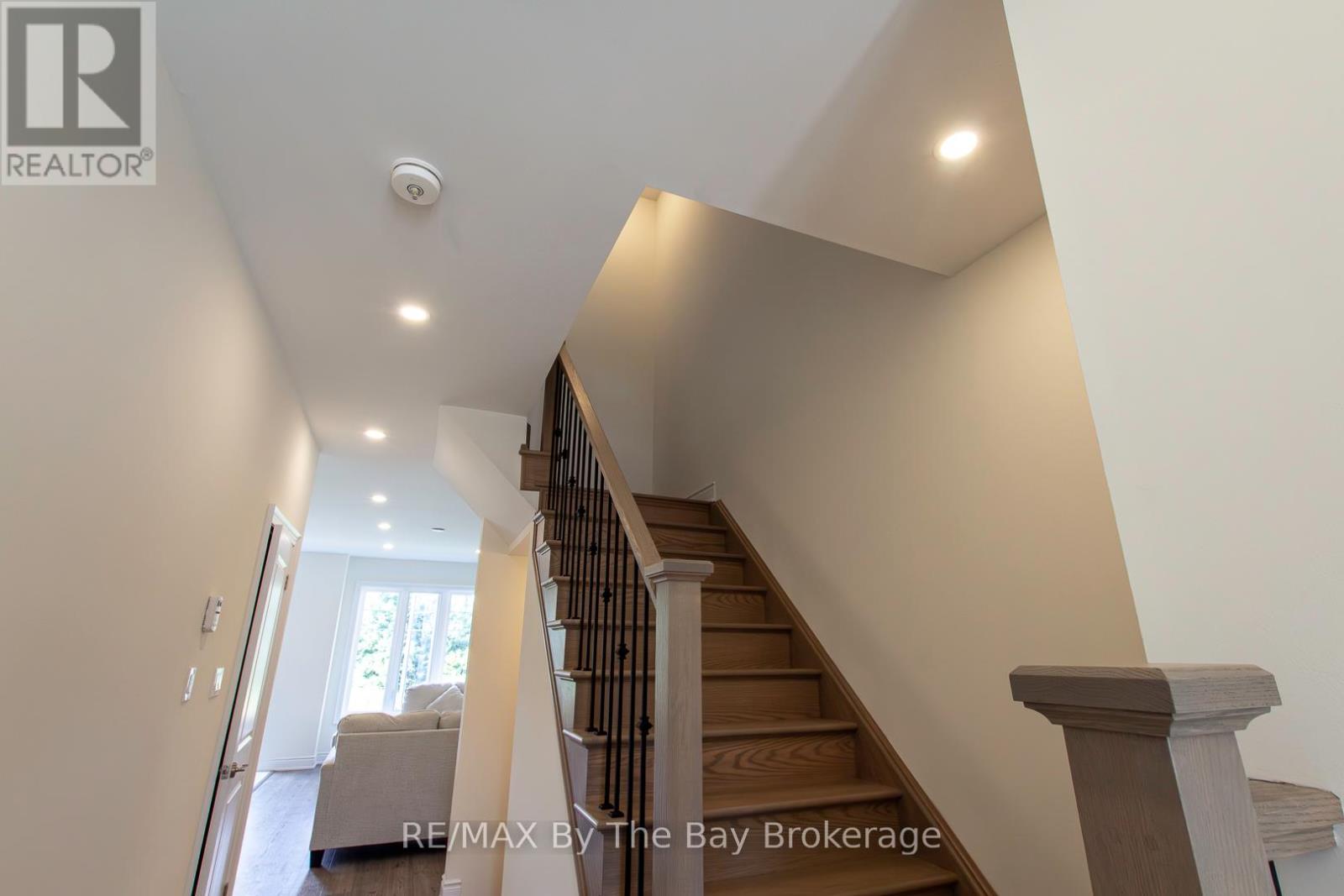 18 Little River Crossing, Wasaga Beach, Ontario  L9Z 0J8 - Photo 13 - S12770812