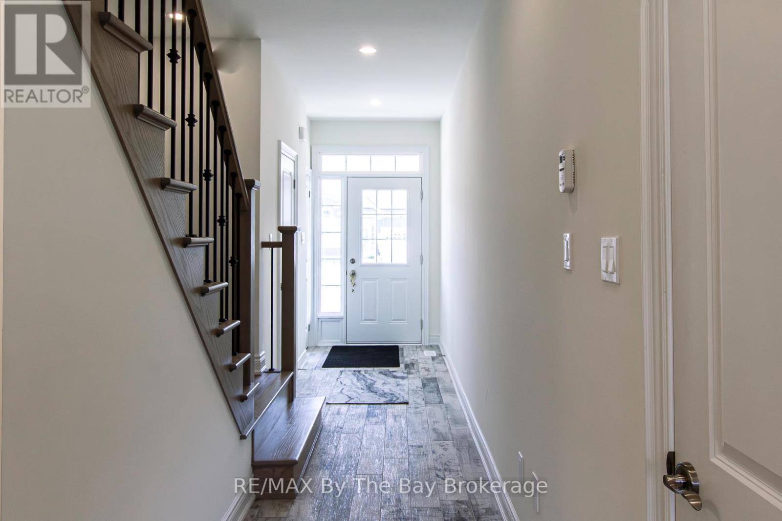 18 Little River Crossing, Wasaga Beach, Ontario  L9Z 0J8 - Photo 2 - S12770812