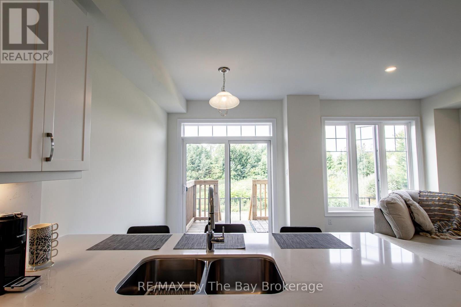 18 Little River Crossing, Wasaga Beach, Ontario  L9Z 0J8 - Photo 8 - S12770812