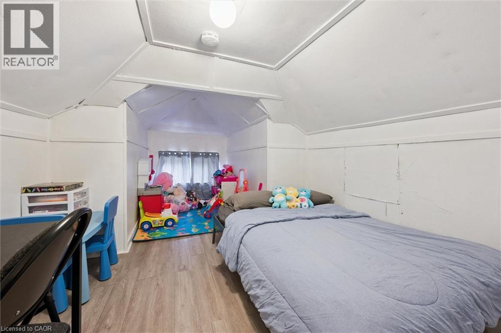 262 Madison Avenue S, Kitchener, Ontario  N2M 3H4 - Photo 16 - 40803814