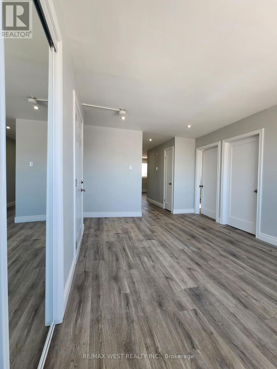 Unit 5 - 822 Ward Street, Selwyn, Ontario  K0L 1H0 - Photo 3 - X12682682