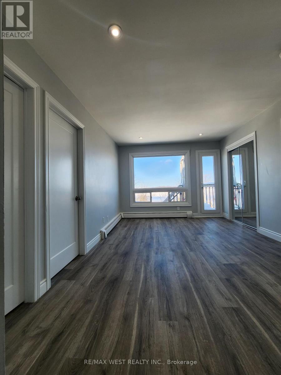 Unit 5 - 822 Ward Street, Selwyn, Ontario  K0L 1H0 - Photo 2 - X12682682