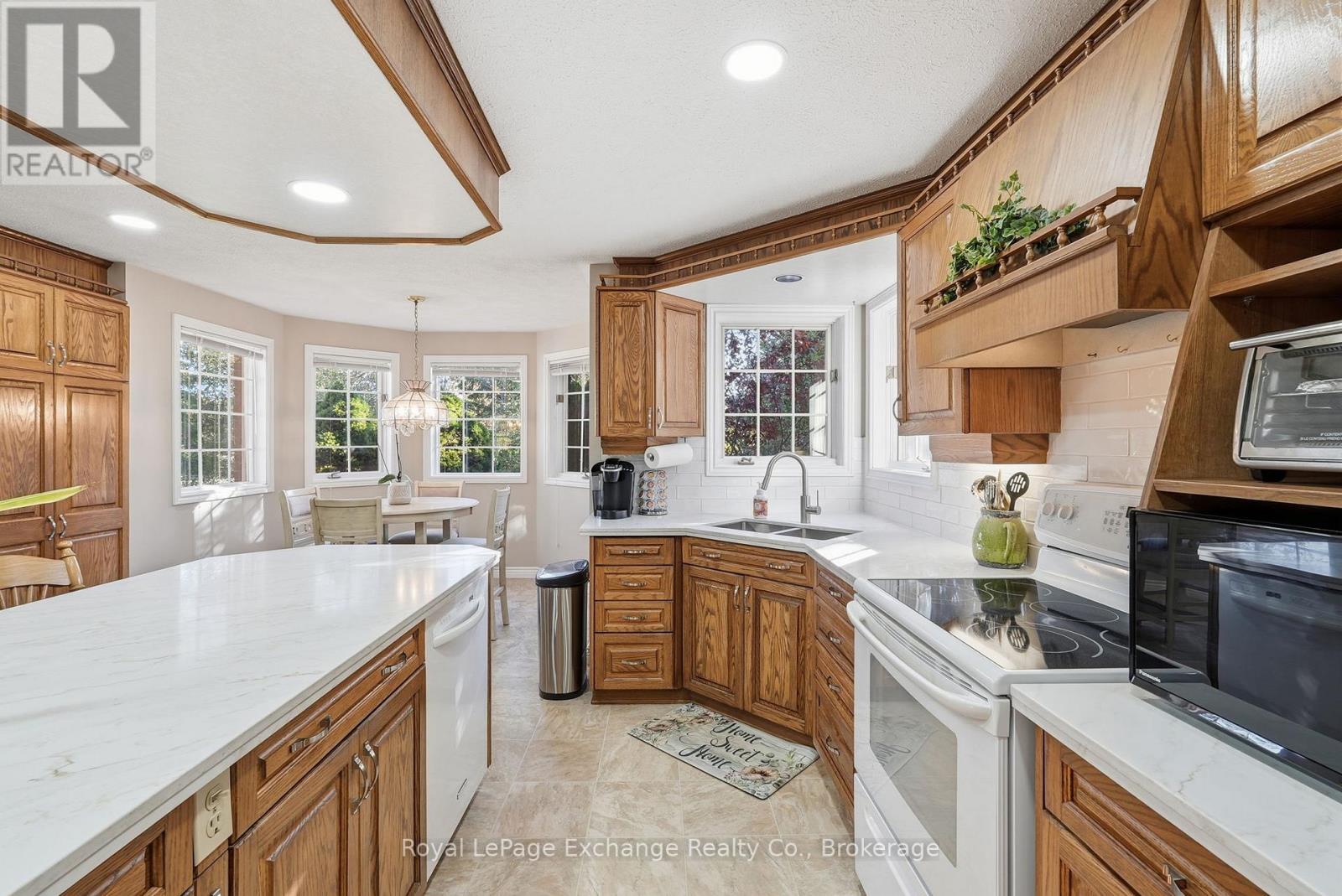 115 Deerhurst Drive, Huron-Kinloss, Ontario  N2Z 2X3 - Photo 13 - X12770834