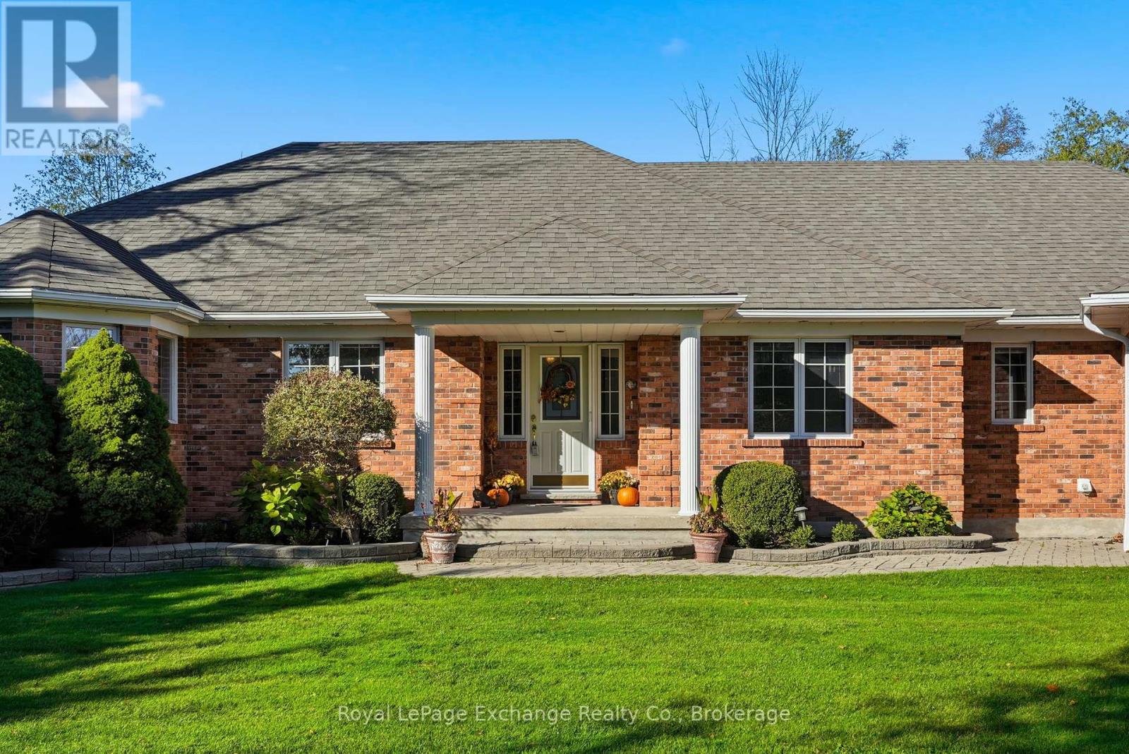 115 Deerhurst Drive, Huron-Kinloss, Ontario  N2Z 2X3 - Photo 5 - X12770834