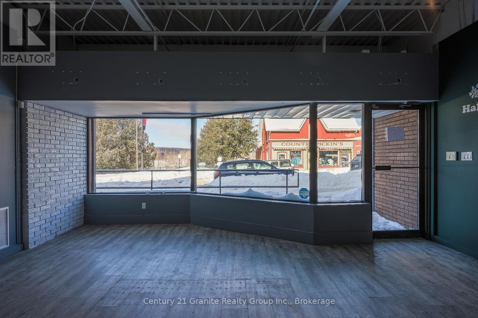 162 Highland Street, Dysart Et Al (Dysart), Ontario  K0M 1S0 - Photo 6 - X12770838