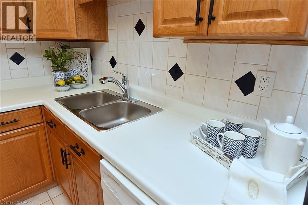 301 Frances Avenue Unit# 405, Stoney Creek, Ontario  L8E 3W6 - Photo 18 - 40801921