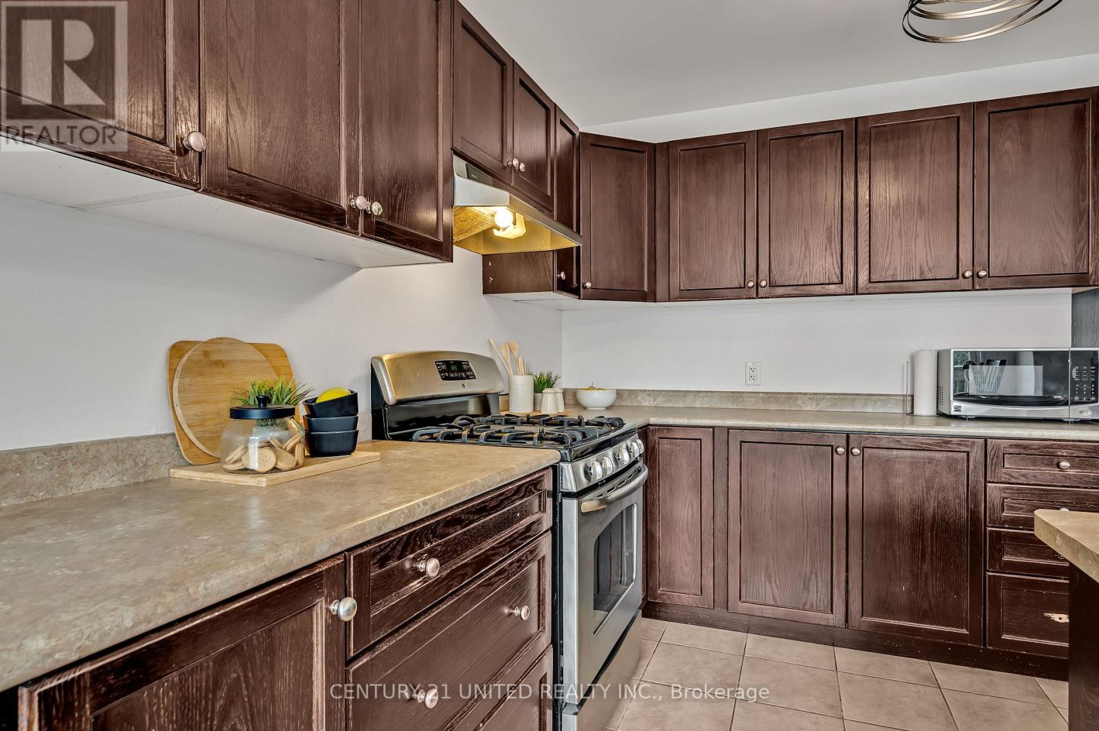 194 Bowen Drive, Peterborough (Northcrest Ward 5), Ontario  K9H 0B9 - Photo 9 - X12770918