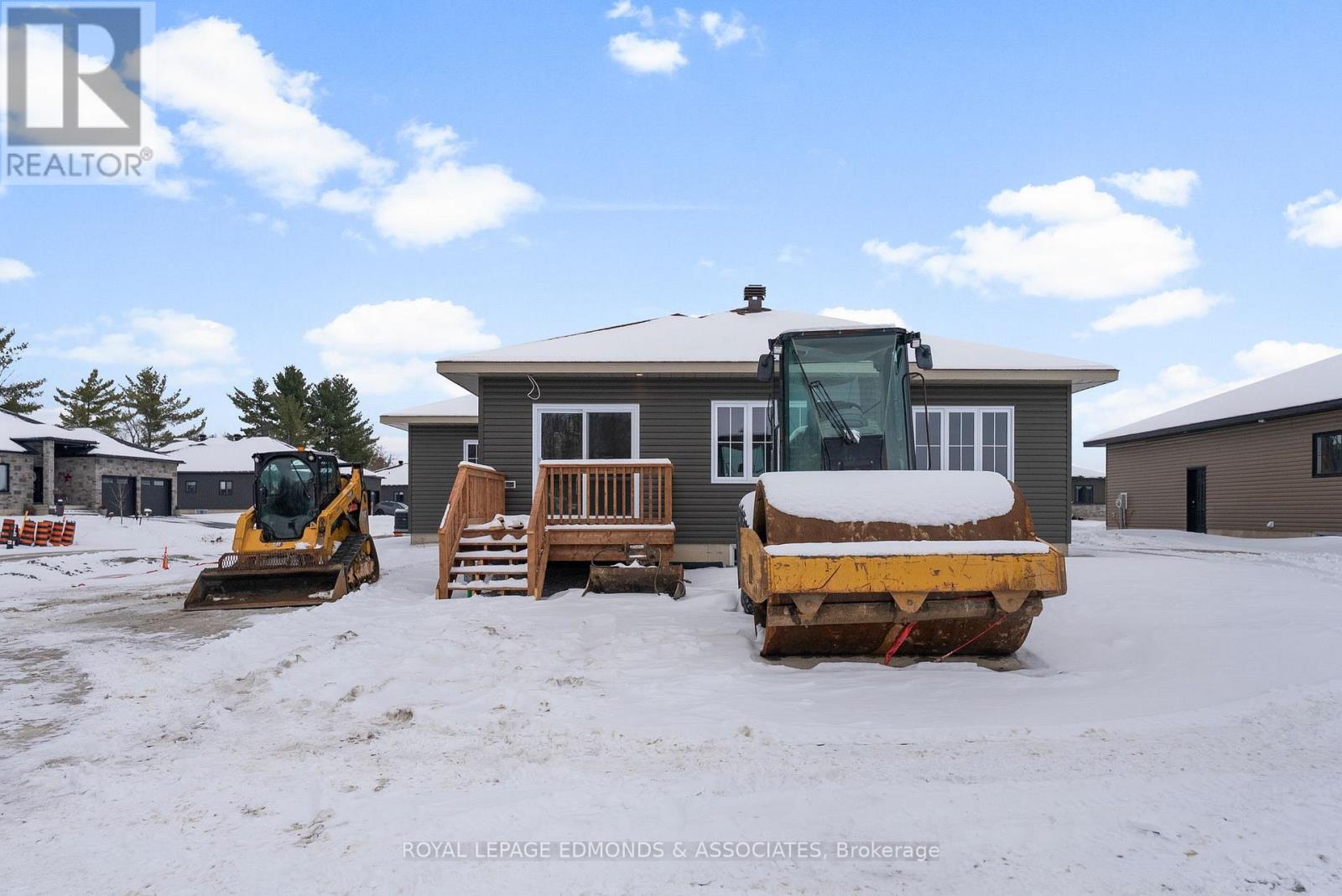 30 Bamagillia Street, Whitewater Region, Ontario  K0J 1K0 - Photo 37 - X12697116