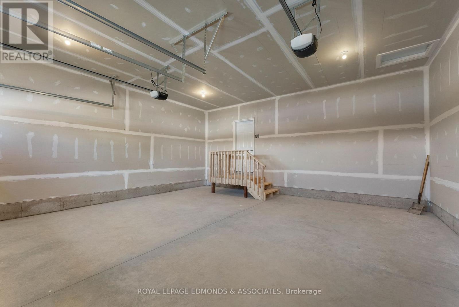 30 Bamagillia Street, Whitewater Region, Ontario  K0J 1K0 - Photo 34 - X12697116