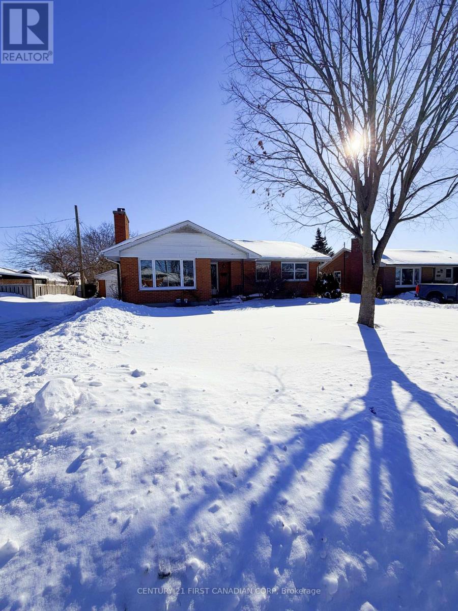 37 Stormont Drive, London South, Ontario  N5Z 3Z4 - Photo 1 - X12770744