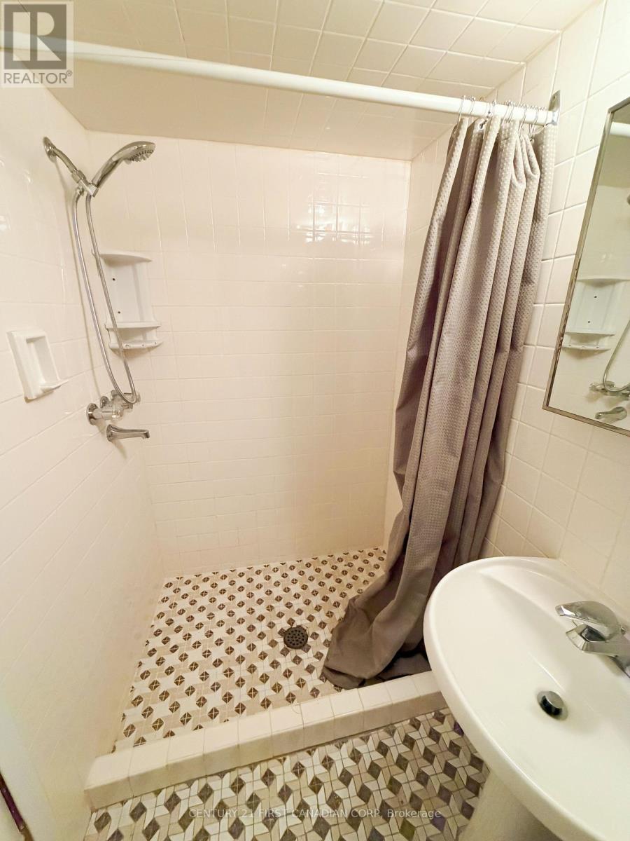 37 Stormont Drive, London South, Ontario  N5Z 3Z4 - Photo 22 - X12770744