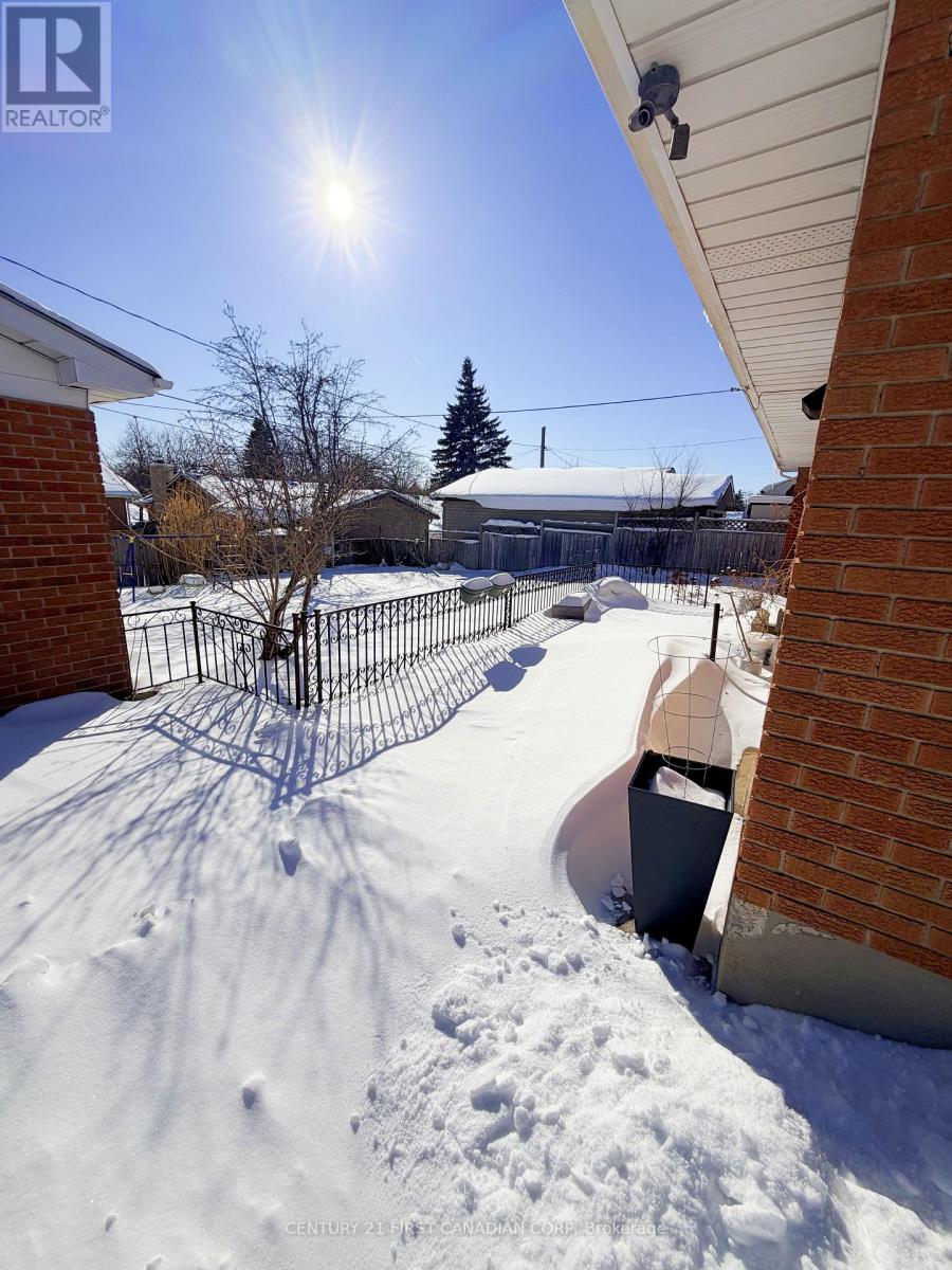 37 Stormont Drive, London South, Ontario  N5Z 3Z4 - Photo 27 - X12770744