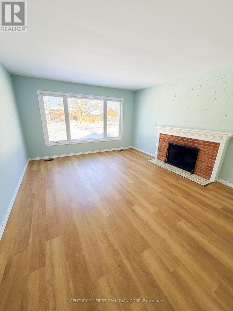 37 Stormont Drive, London South, Ontario  N5Z 3Z4 - Photo 3 - X12770744