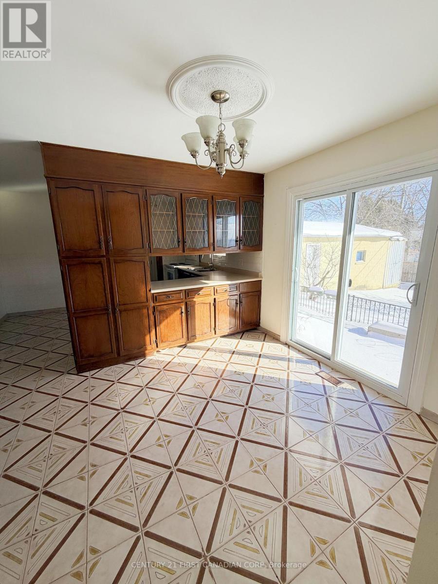 37 Stormont Drive, London South, Ontario  N5Z 3Z4 - Photo 6 - X12770744