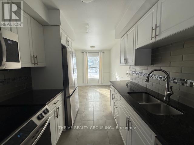 66 Vincent Crescent, London South (South Q), Ontario  N6C 4X8 - Photo 4 - X12770768