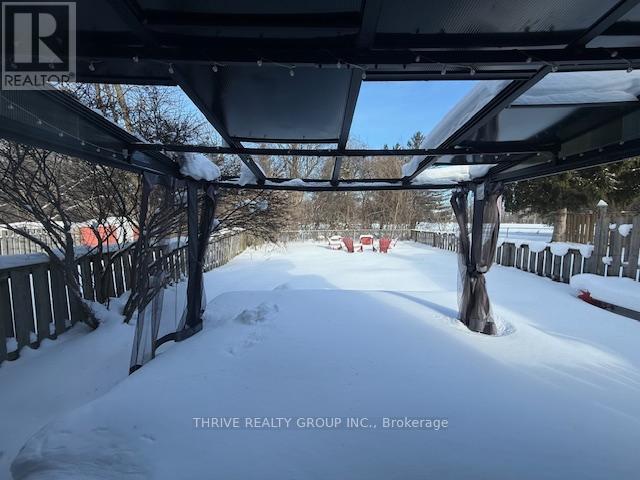 66 Vincent Crescent, London South (South Q), Ontario  N6C 4X8 - Photo 7 - X12770768