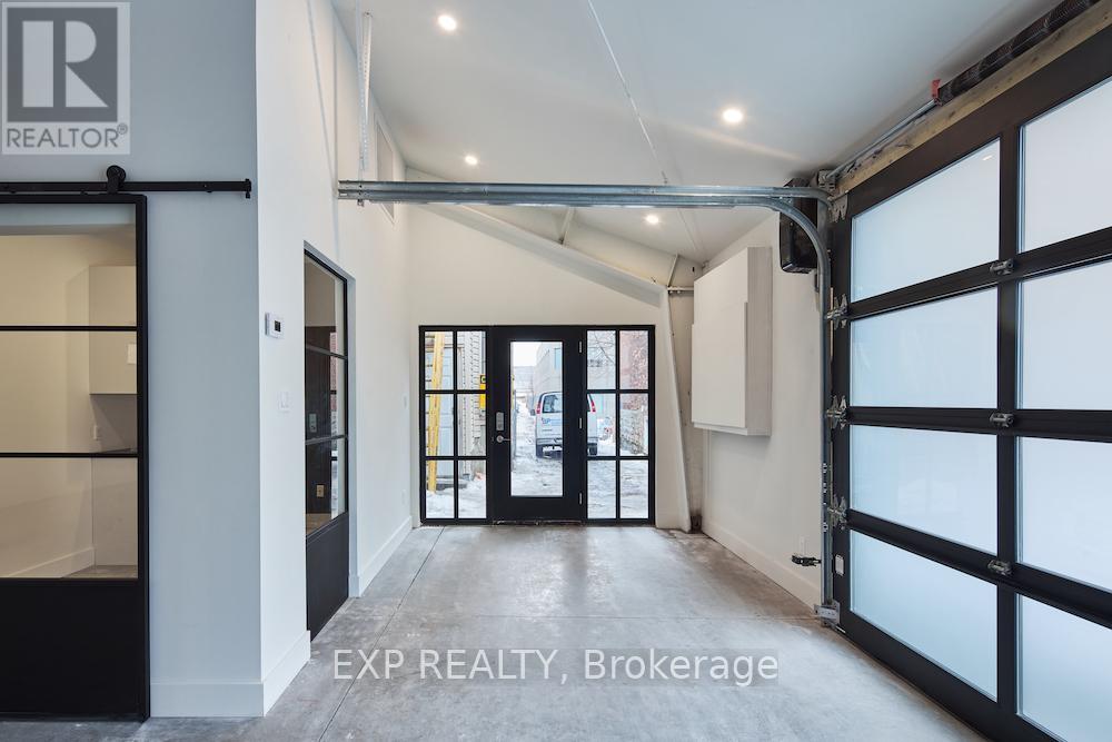 329 Catherine Street, Ottawa, Ontario  K1R 5T4 - Photo 9 - X12770750