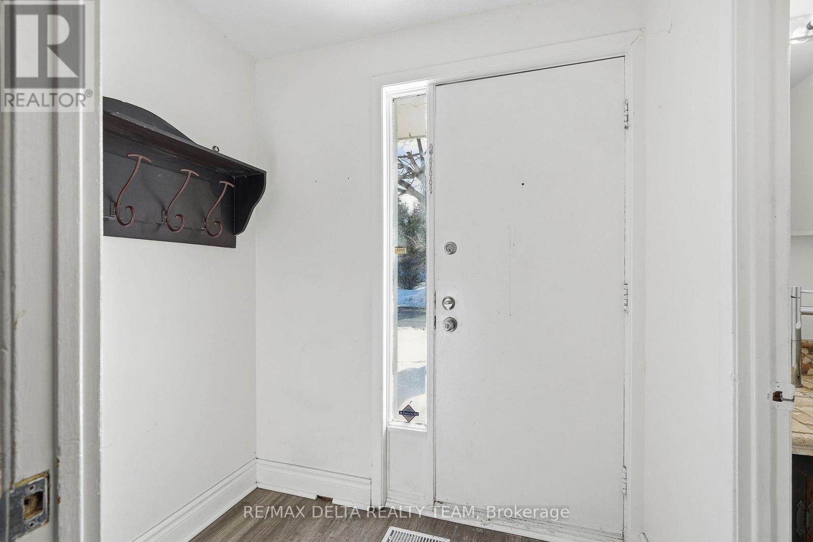 7877 Jeanne D'arc Boulevard N, Ottawa, Ontario  K1C 2J1 - Photo 4 - X12770802