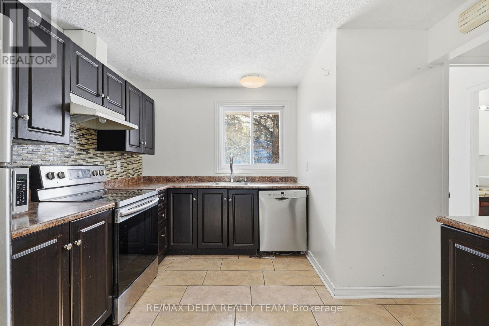 7877 Jeanne D'arc Boulevard N, Ottawa, Ontario  K1C 2J1 - Photo 8 - X12770802