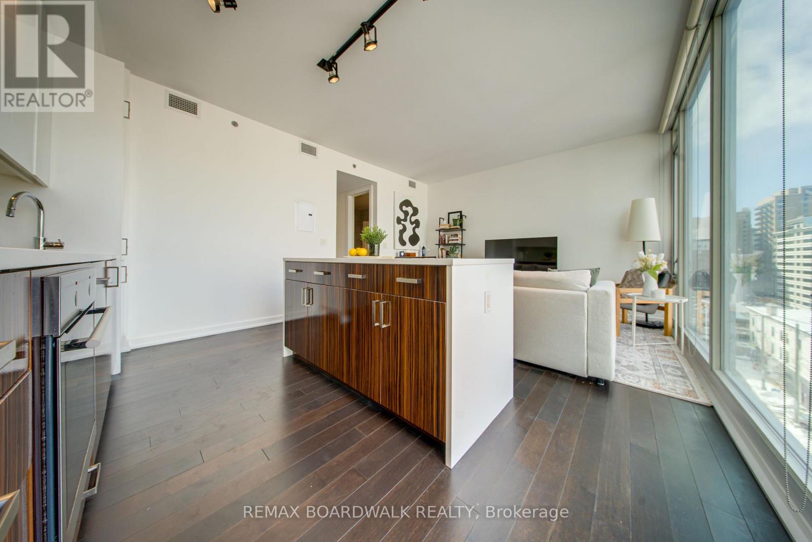 803 - 300 Lisgar Street, Ottawa, Ontario  K2P 0E2 - Photo 12 - X12770852