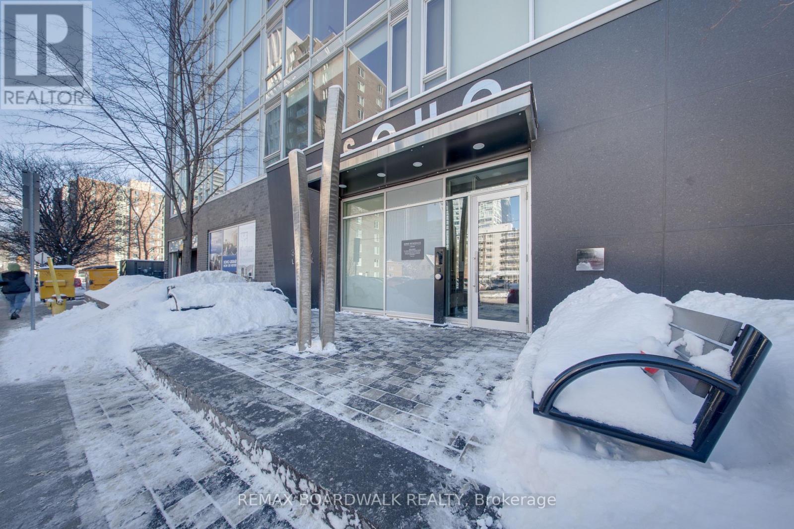 803 - 300 Lisgar Street, Ottawa, Ontario  K2P 0E2 - Photo 2 - X12770852