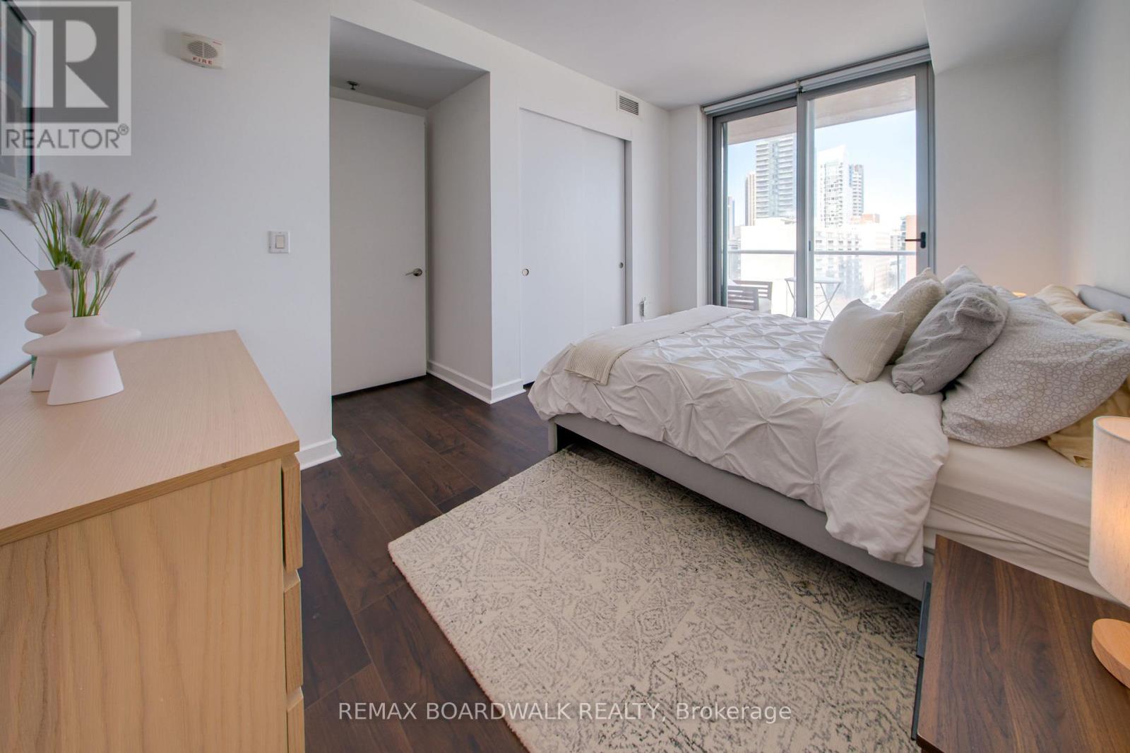 803 - 300 Lisgar Street, Ottawa, Ontario  K2P 0E2 - Photo 31 - X12770852