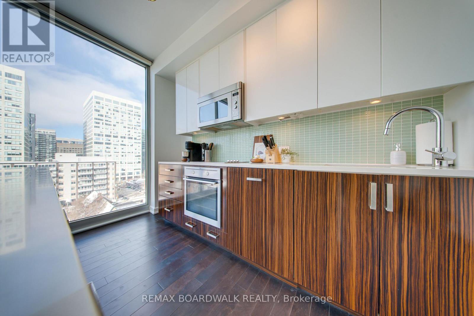 803 - 300 Lisgar Street, Ottawa, Ontario  K2P 0E2 - Photo 8 - X12770852