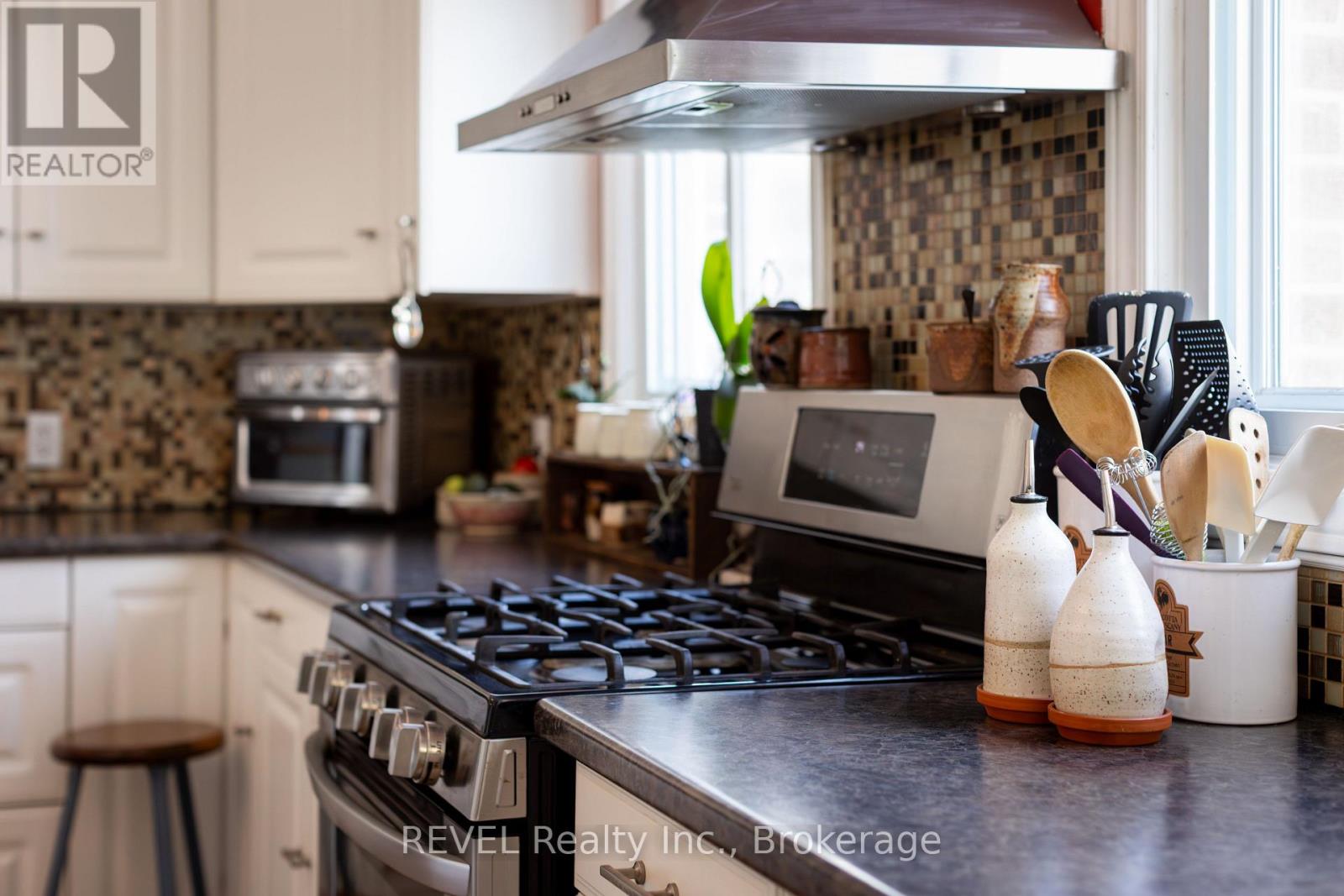 16 York Street, St. Catharines (Downtown), Ontario  L2R 6B8 - Photo 23 - X12770924