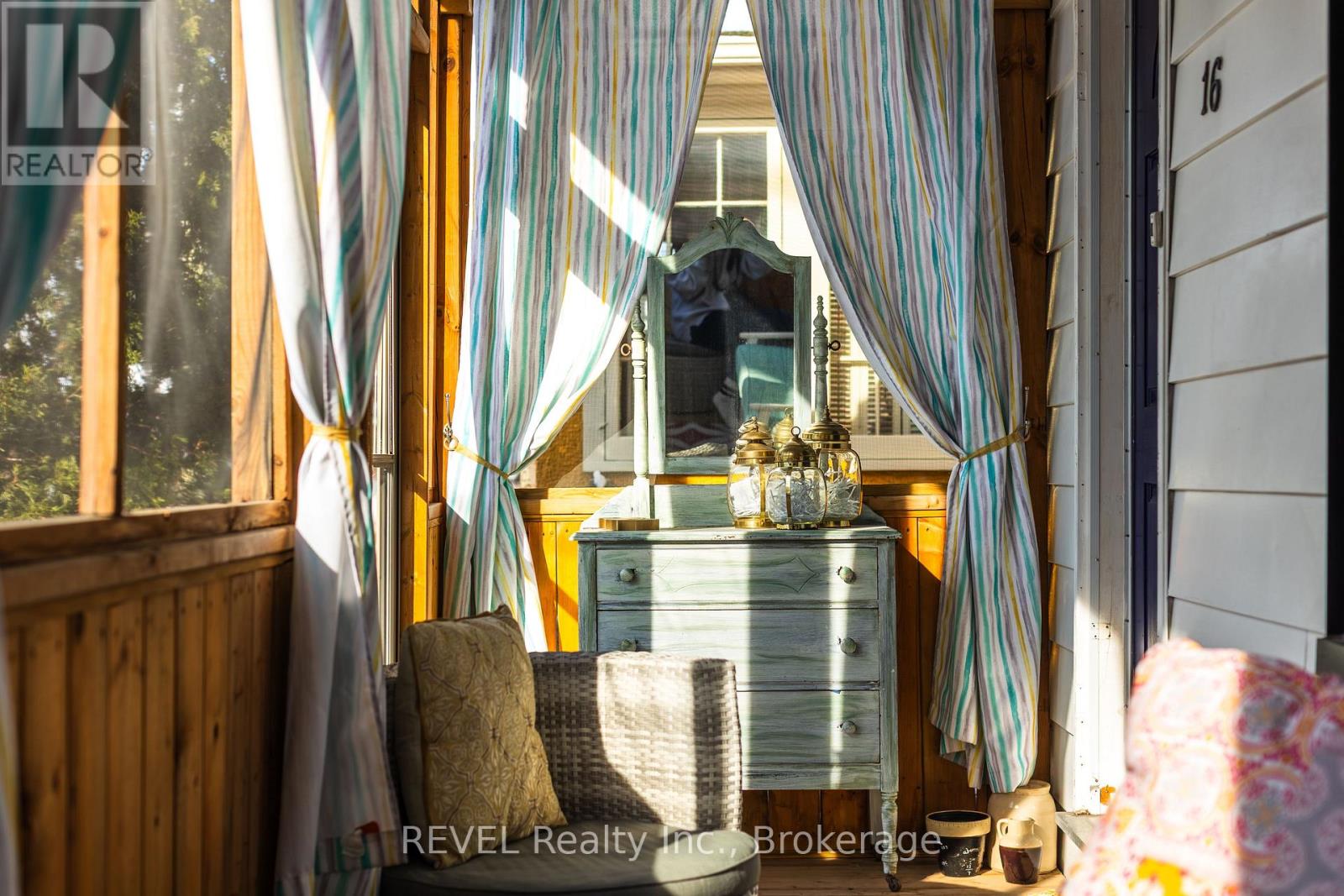 16 York Street, St. Catharines (Downtown), Ontario  L2R 6B8 - Photo 6 - X12770924