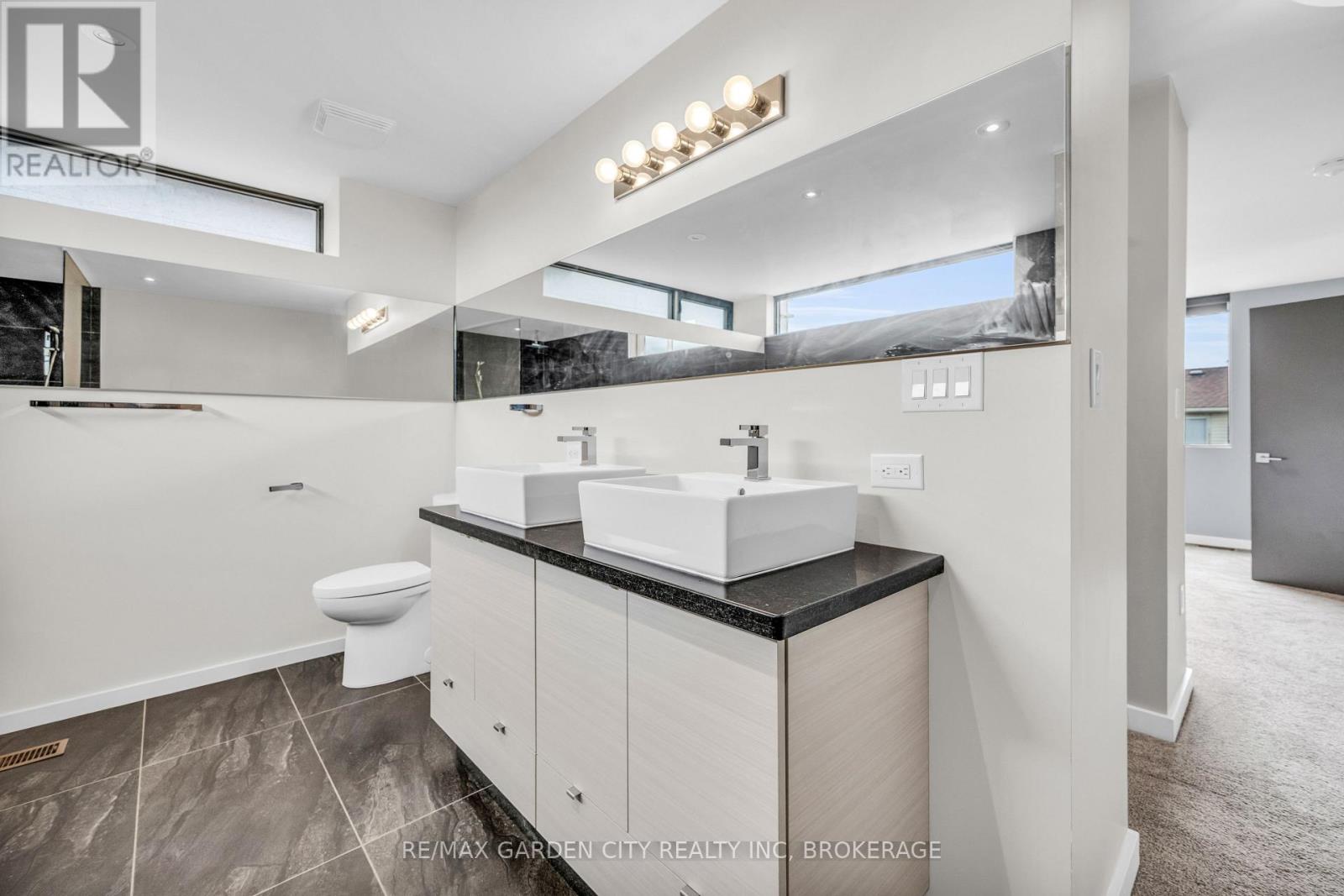 12 1/2 Beamer Court, Thorold (Confederation Heights), Ontario  L2V 0C9 - Photo 24 - X12770930